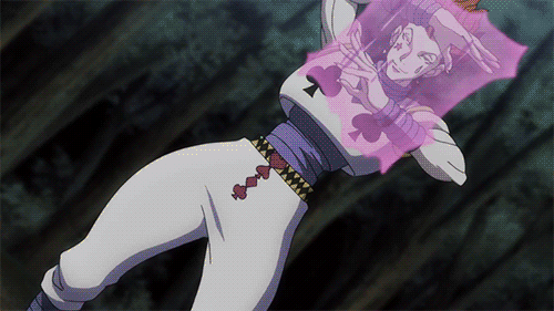 Hisoka convierte su aura en una especie de goma que, en este caso, le permitió evitar el impacto de unos proyectiles lanzados por un enemigo.